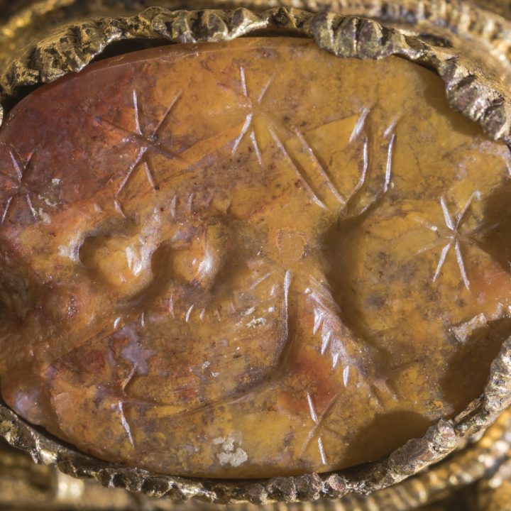 žlutý jaspis, 18,9x13,9 mm, Gryf, 2.-3. stol. po Kristu