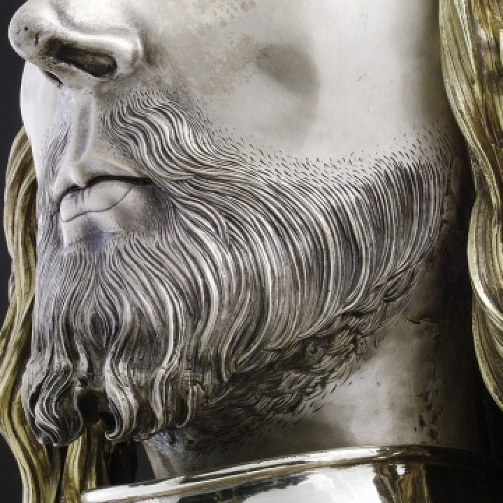 Busta sv. Václava - v detailu zaujmou nádherně cizelérsky pojednané vousy